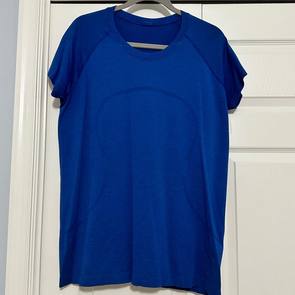 Lululemon Swiftly Tech Short Sleeve Shirt 2.0 in Blue Size 16
